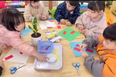 Hoạt động trải nghiệm ” Bé trang trí tết” lớp 5 tuổi A -Montessri, năm học 2025-2026