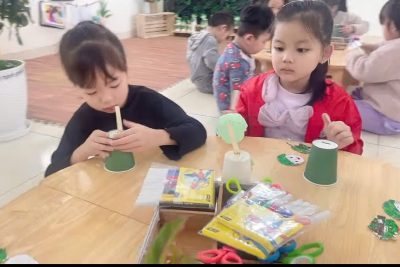 Hoạt động trải nghiệm ” Bé làm chú bộ đội lắc lư”, lớp 5 tuổi A – Montessori, năm học 2025-2026